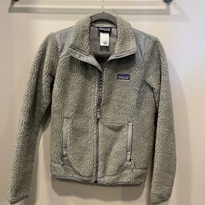 Patagonia jacket in grey!